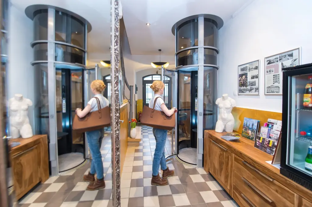 Vakuum-Lift im Hotel wohnbar
